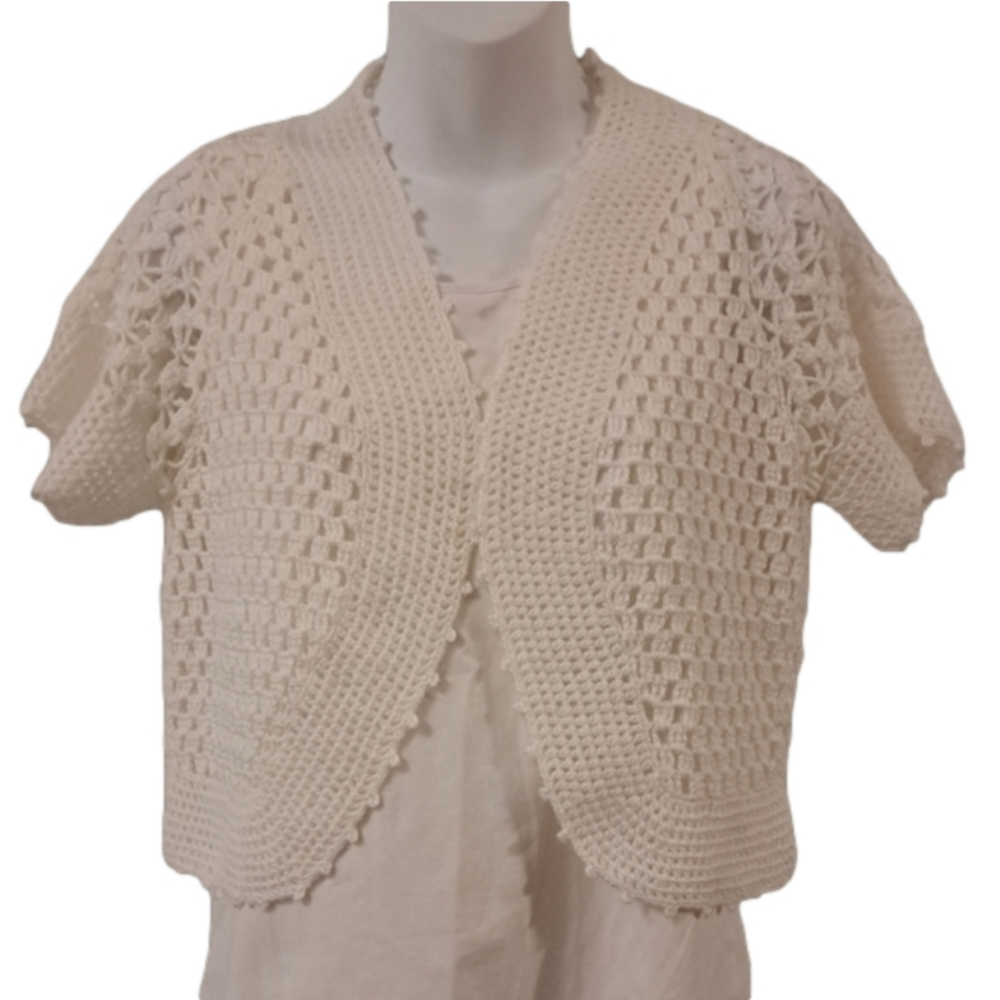 Handmade Shrug ◇ Crocheted ◇ Creamy White ◇ Size Medium ◇ NWT